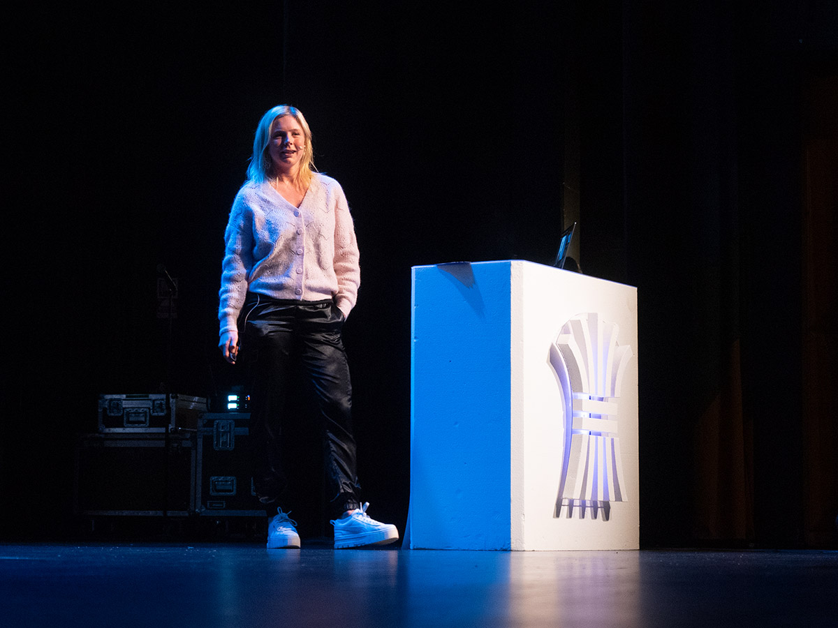 Totendryss Maren Lundby med foredraget "Best i motvind"